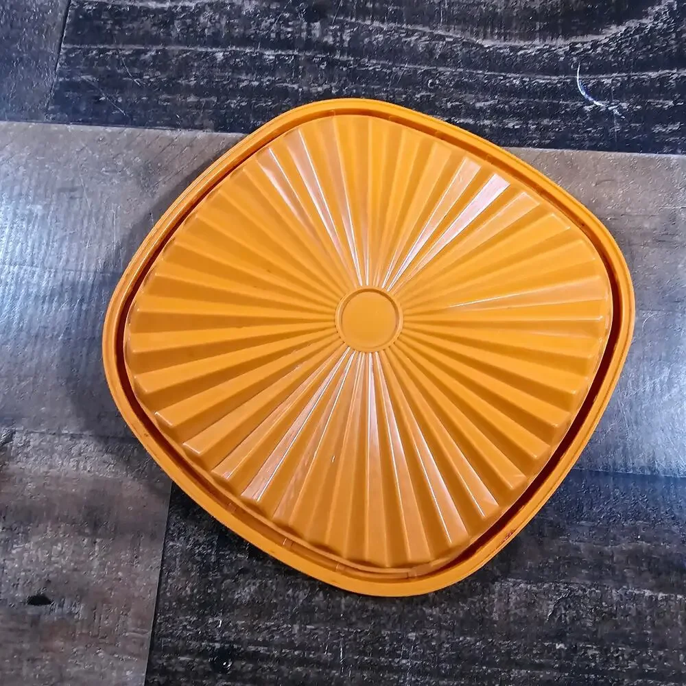 Vintage Tupperware Servalier Square Starburst Replacement Lid 839-4 Orange
